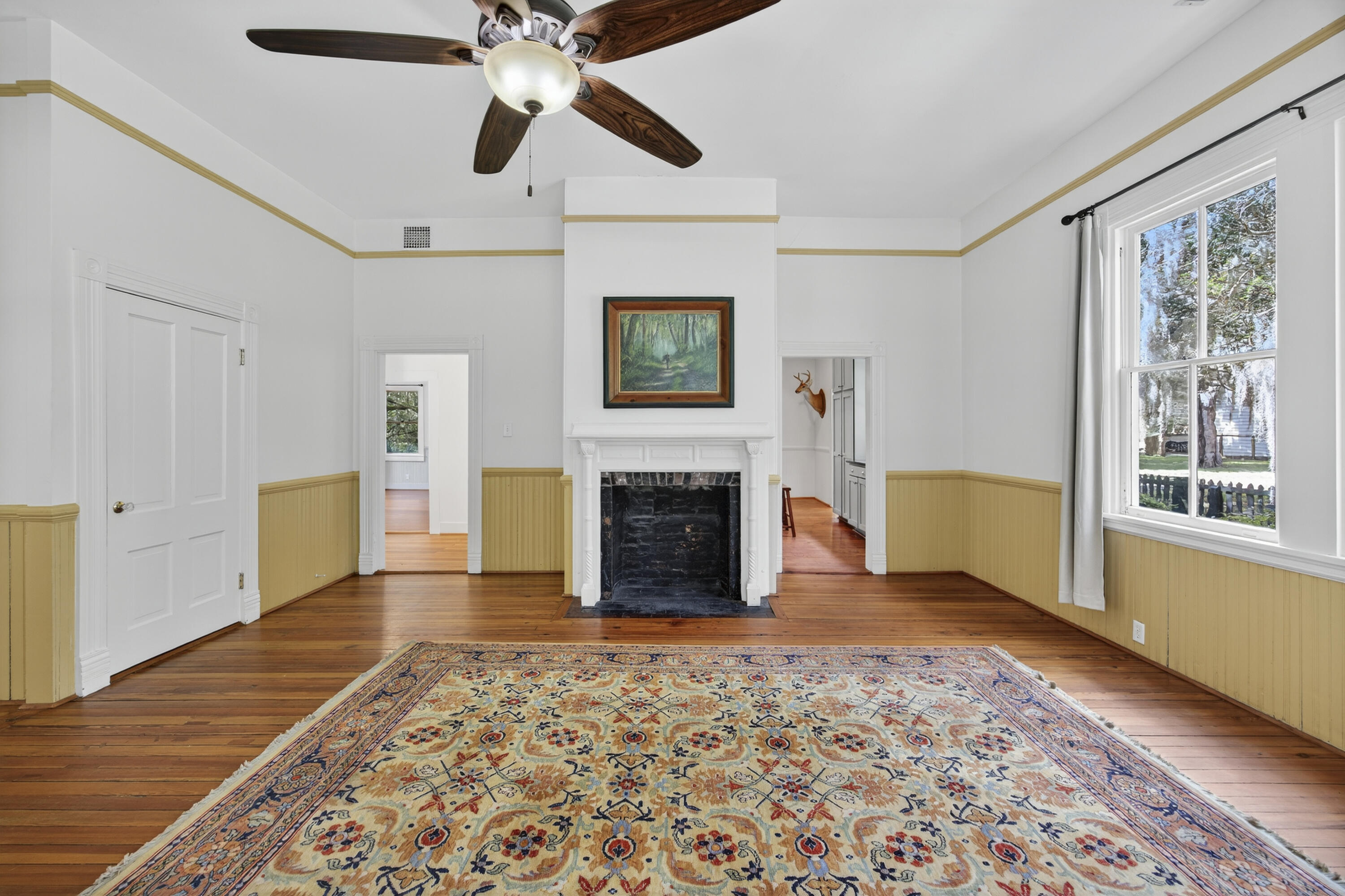 1095 Hughes Road
