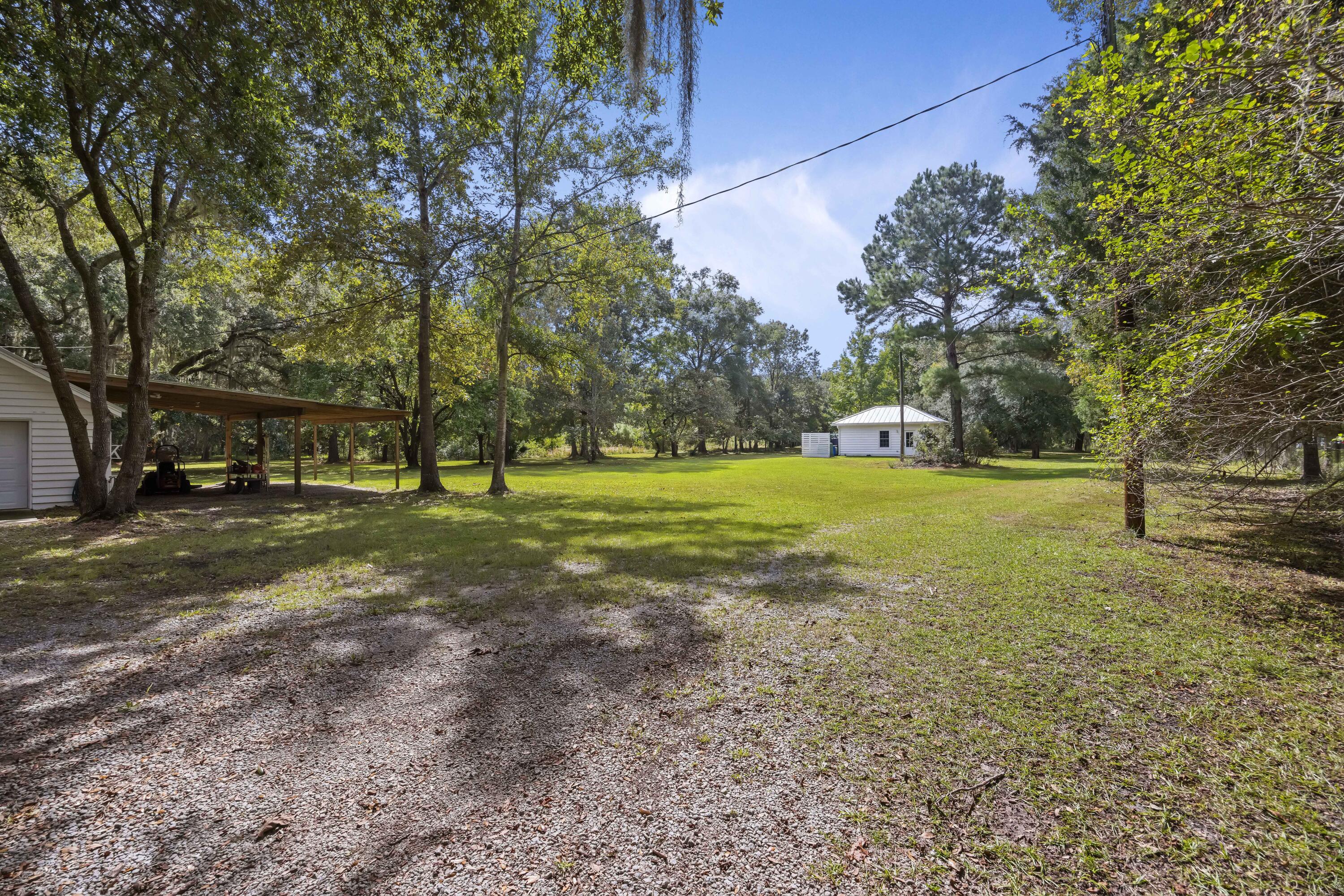 1095 Hughes Road
