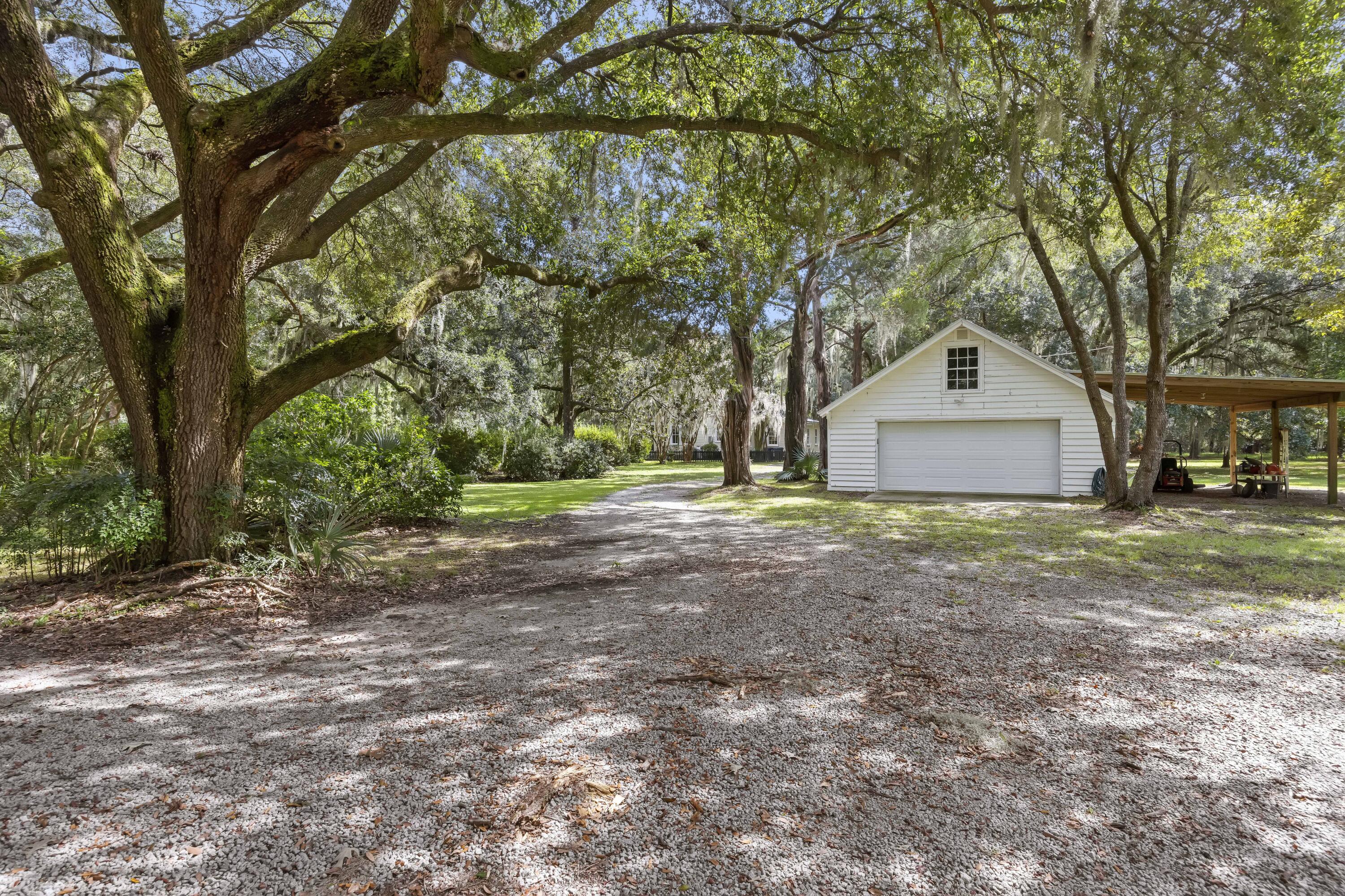1095 Hughes Road