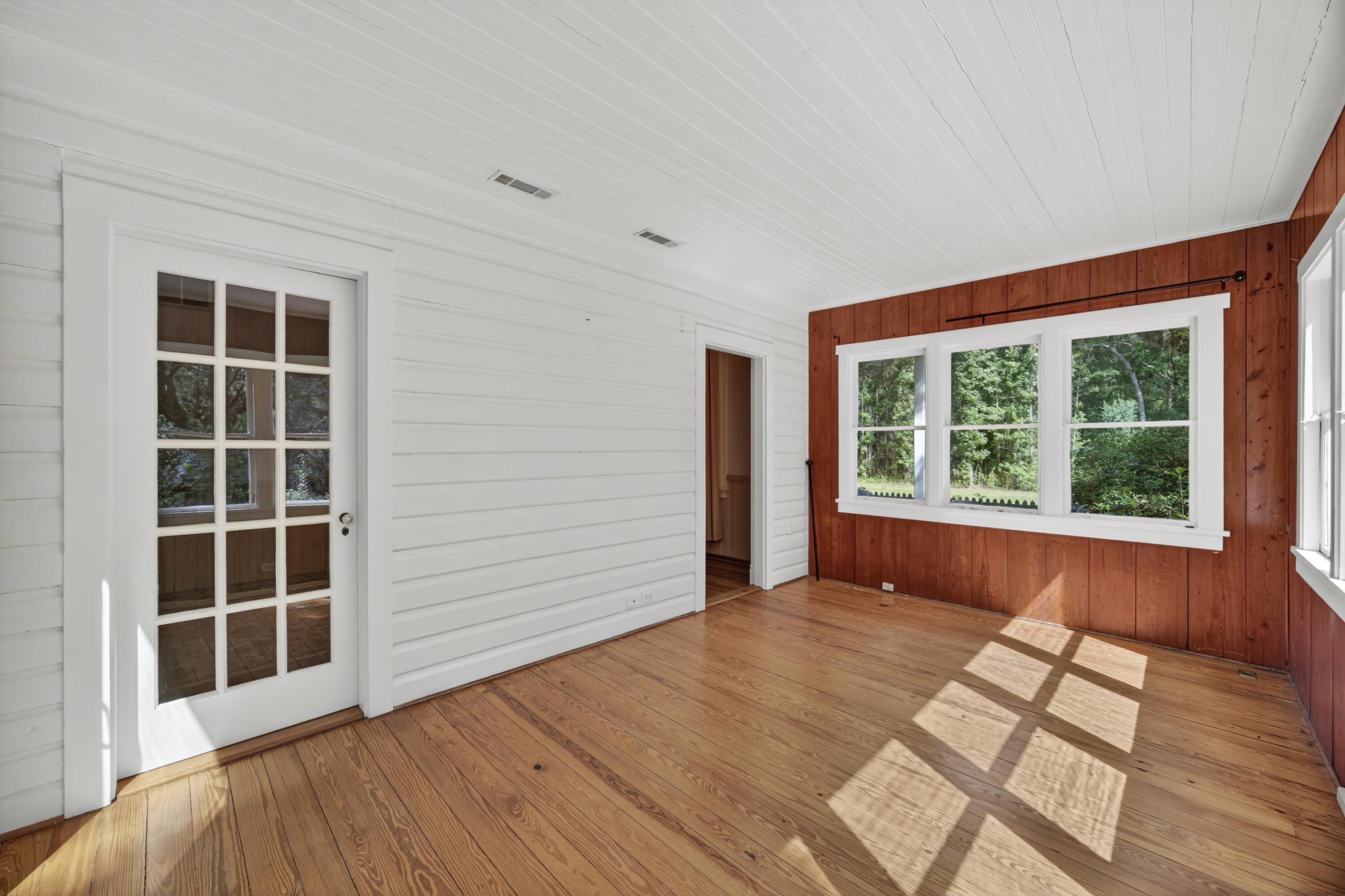 1095 Hughes Road