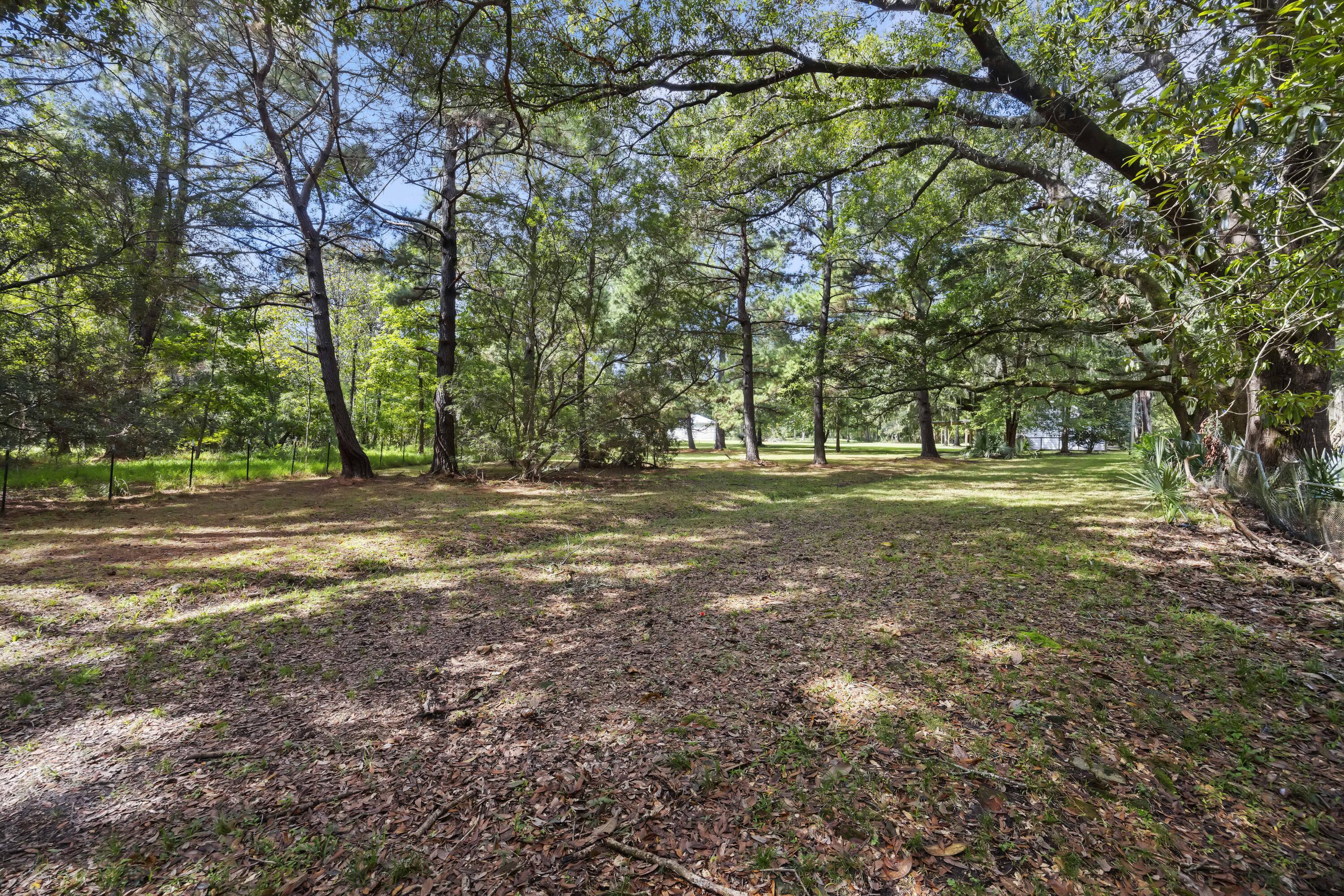 1095 Hughes Road