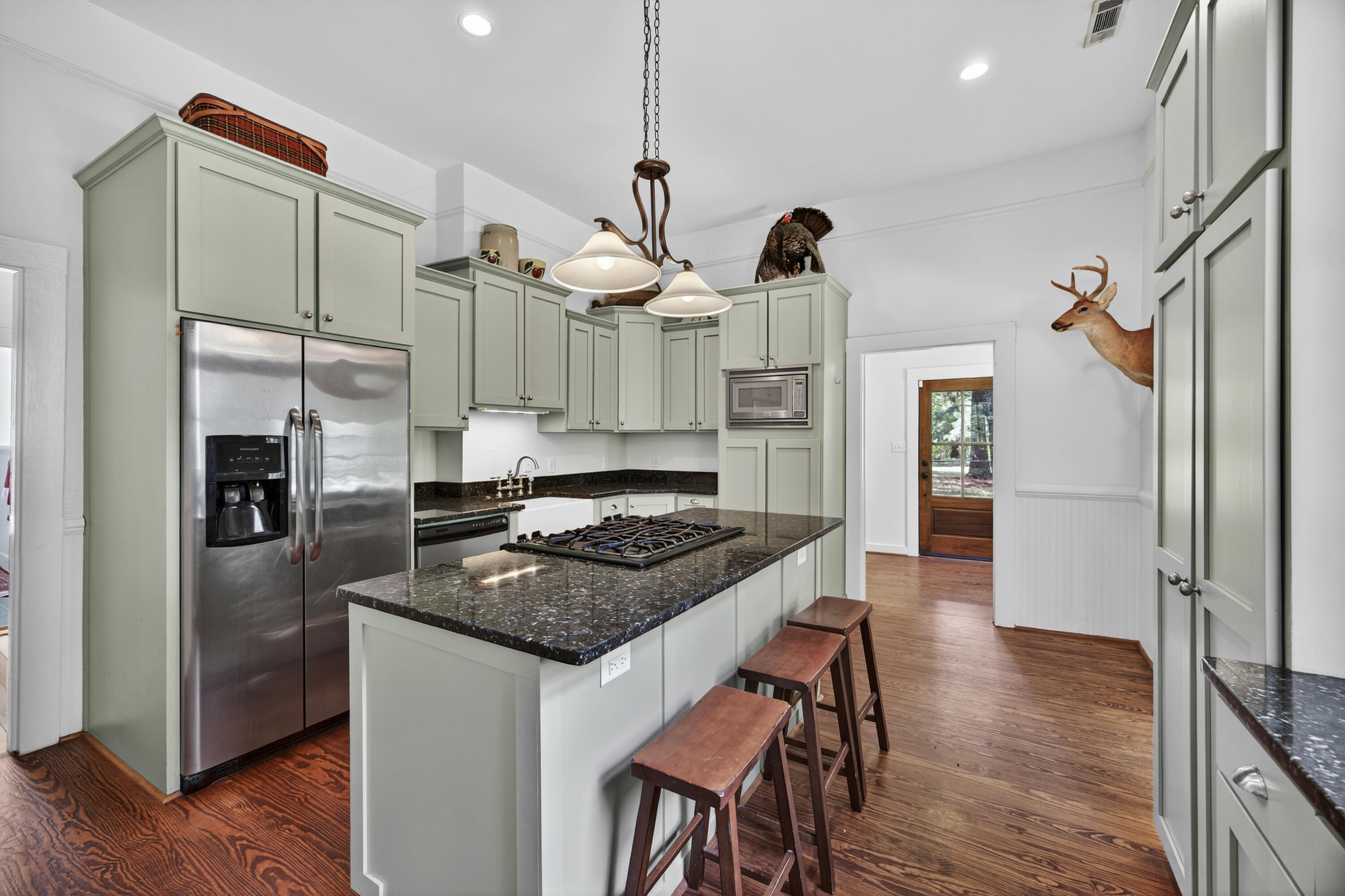 1095 Hughes Road