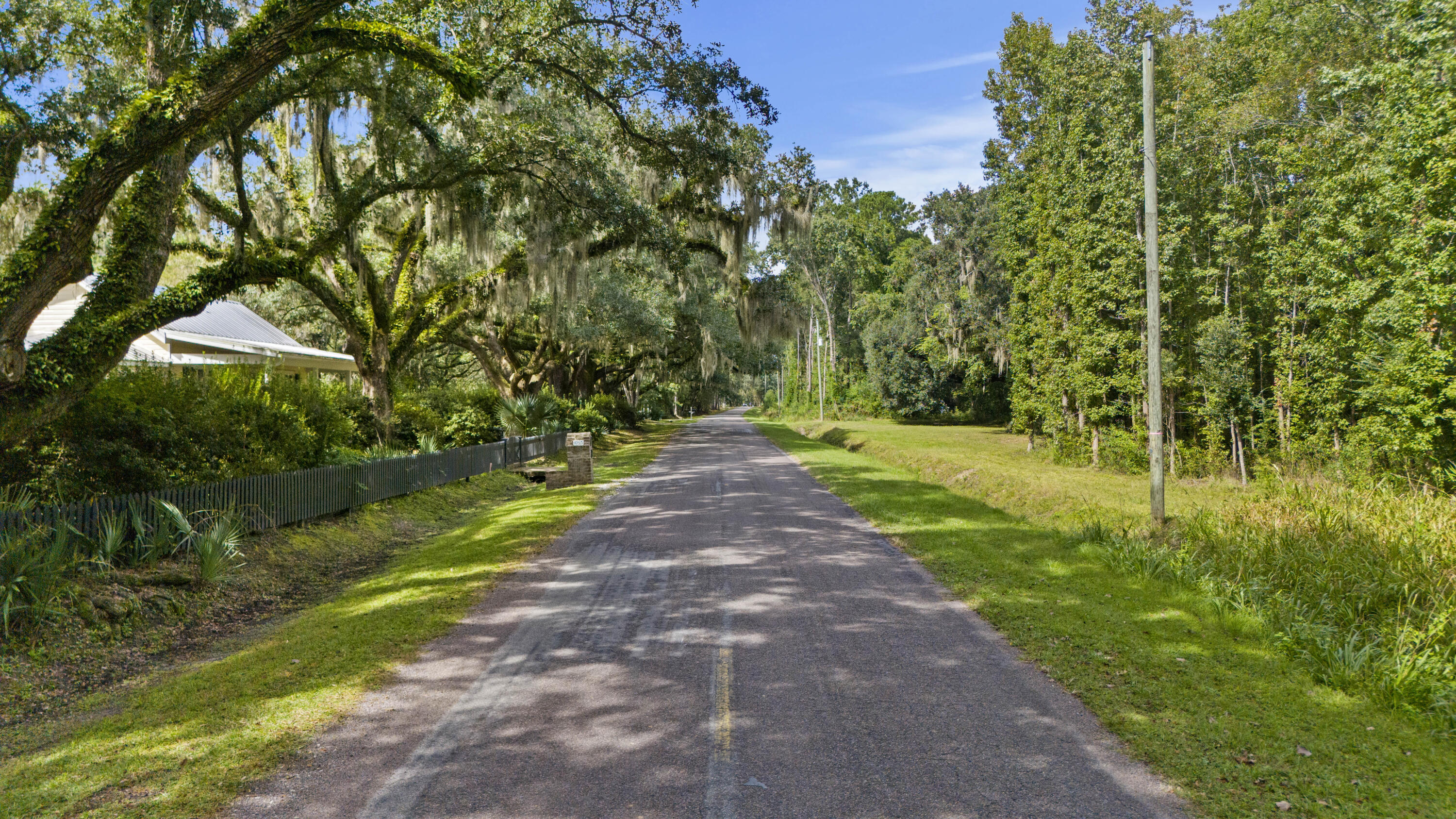 1095 Hughes Road