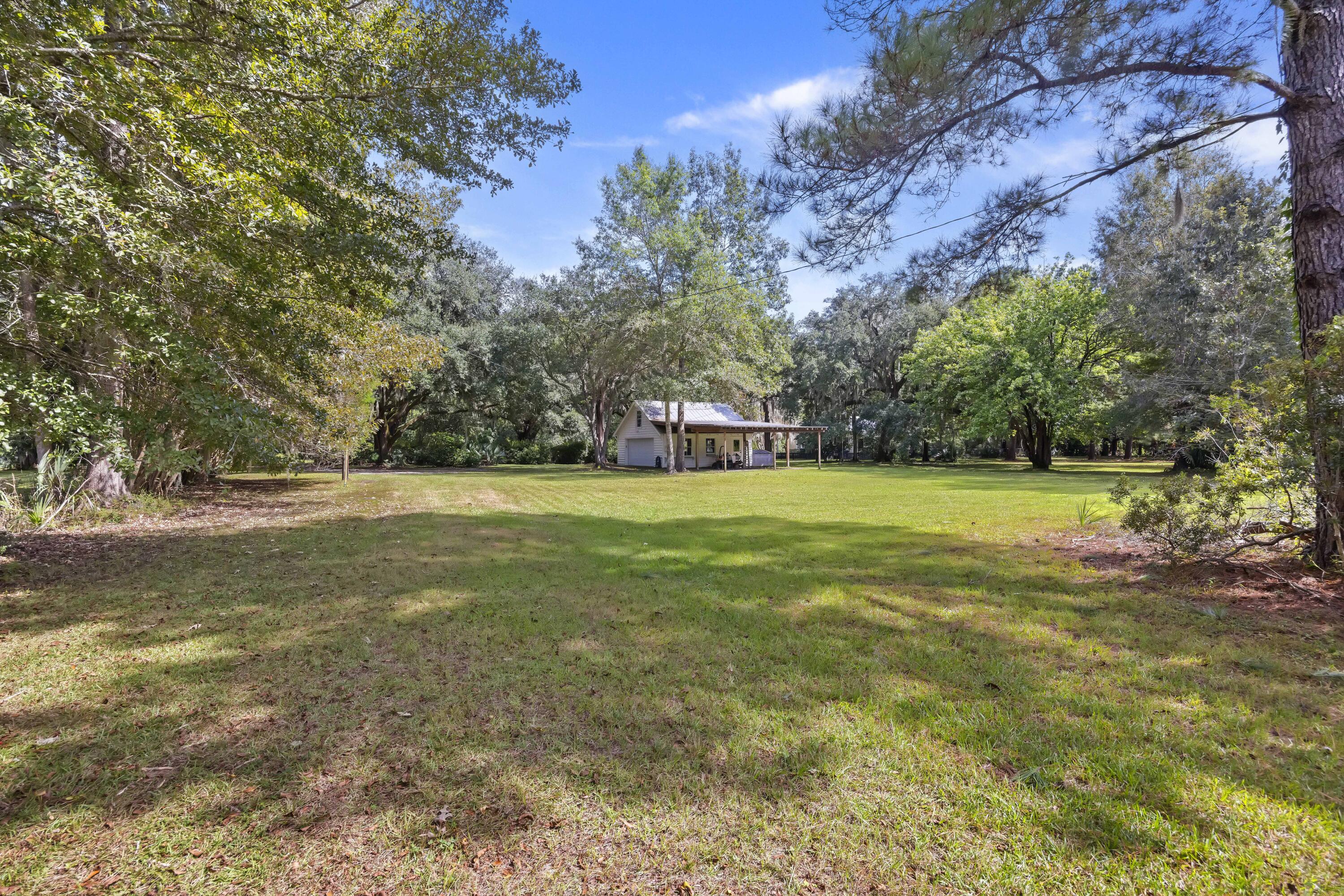 1095 Hughes Road