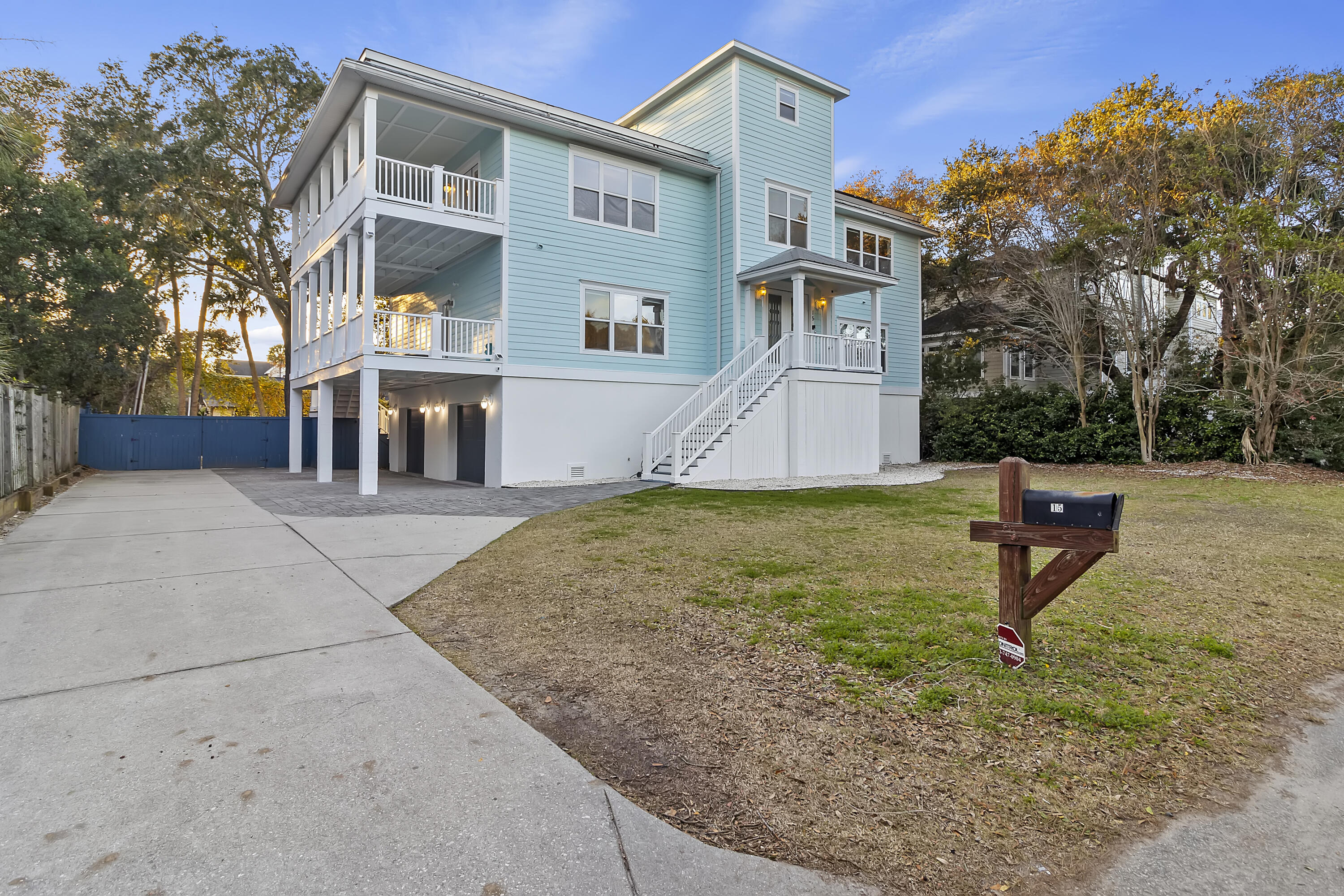 15 42nd Avenue