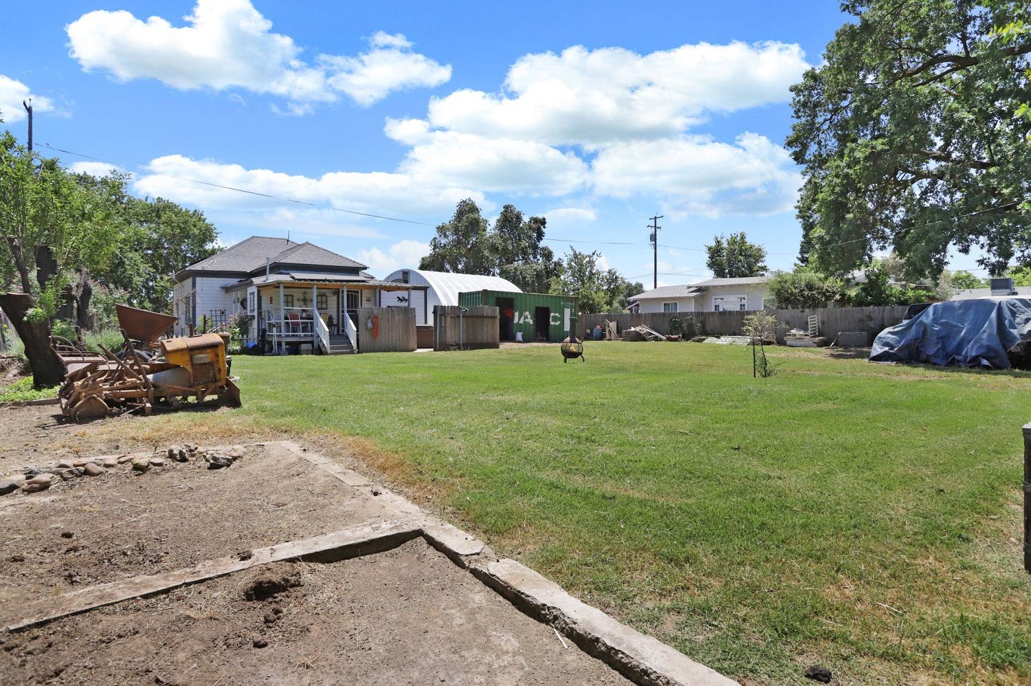 18425 E Hwy 88