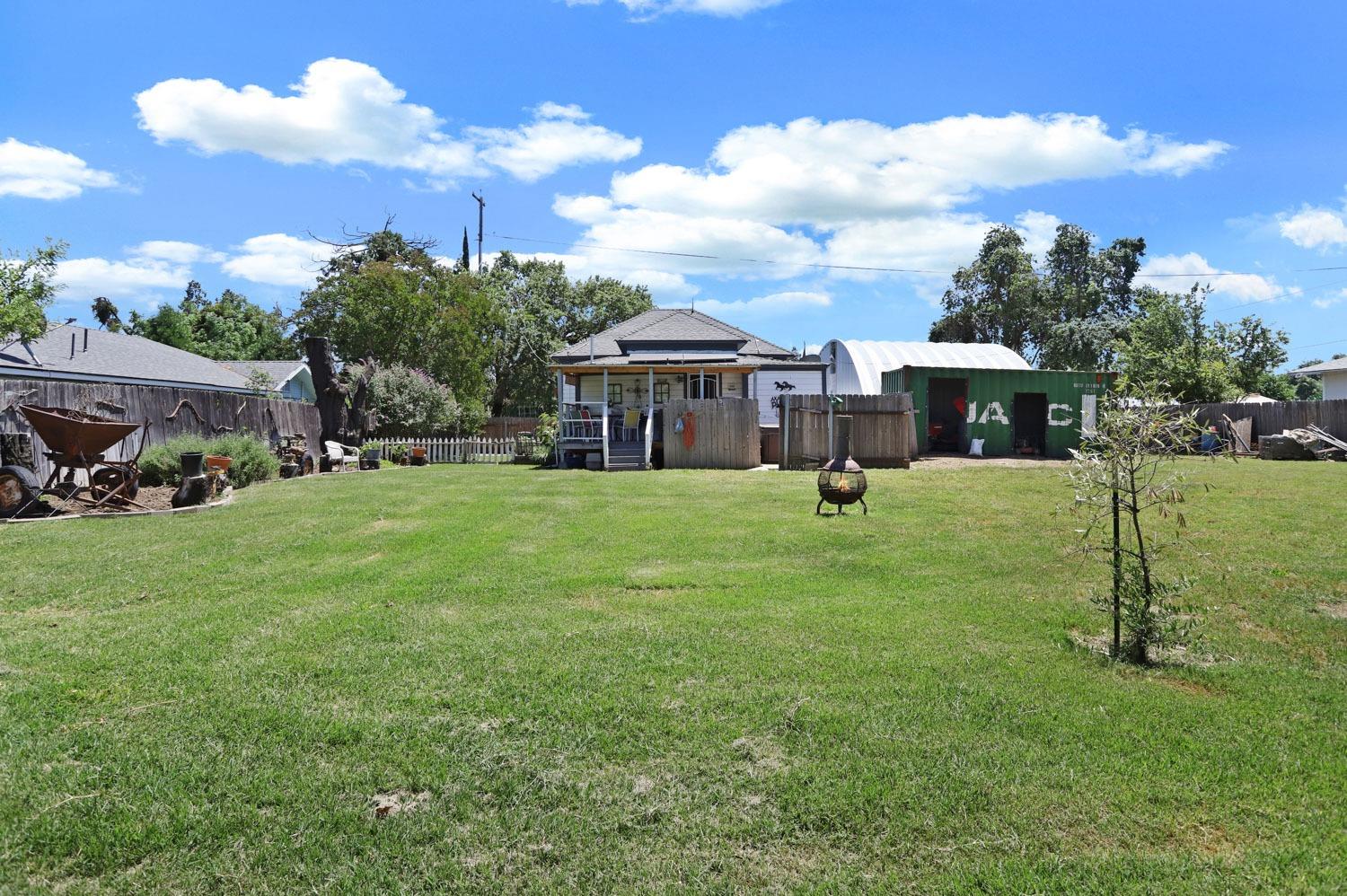 18425 E Hwy 88