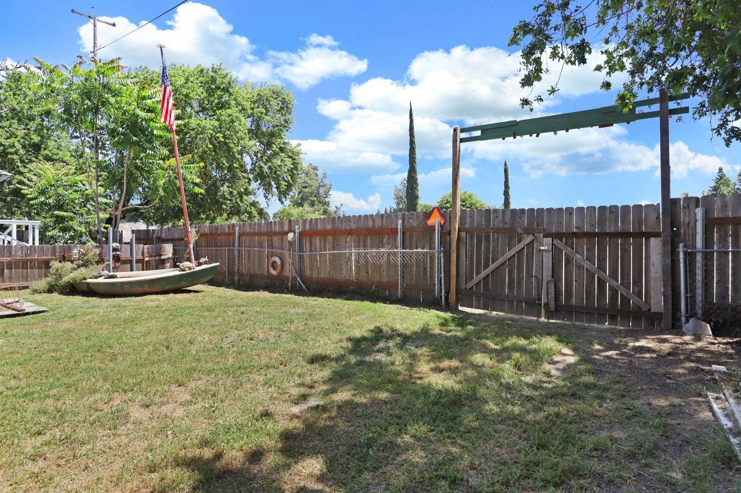 18425 E Hwy 88