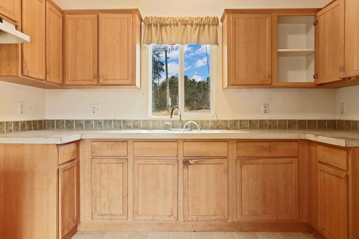 7485 Rim Rock Valley Road