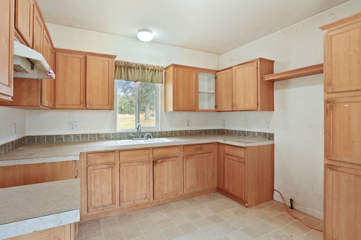 7485 Rim Rock Valley Road