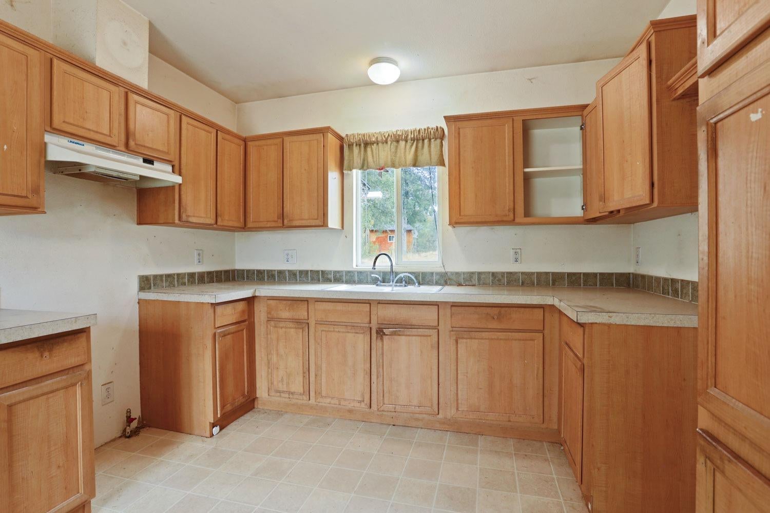 7485 Rim Rock Valley Road