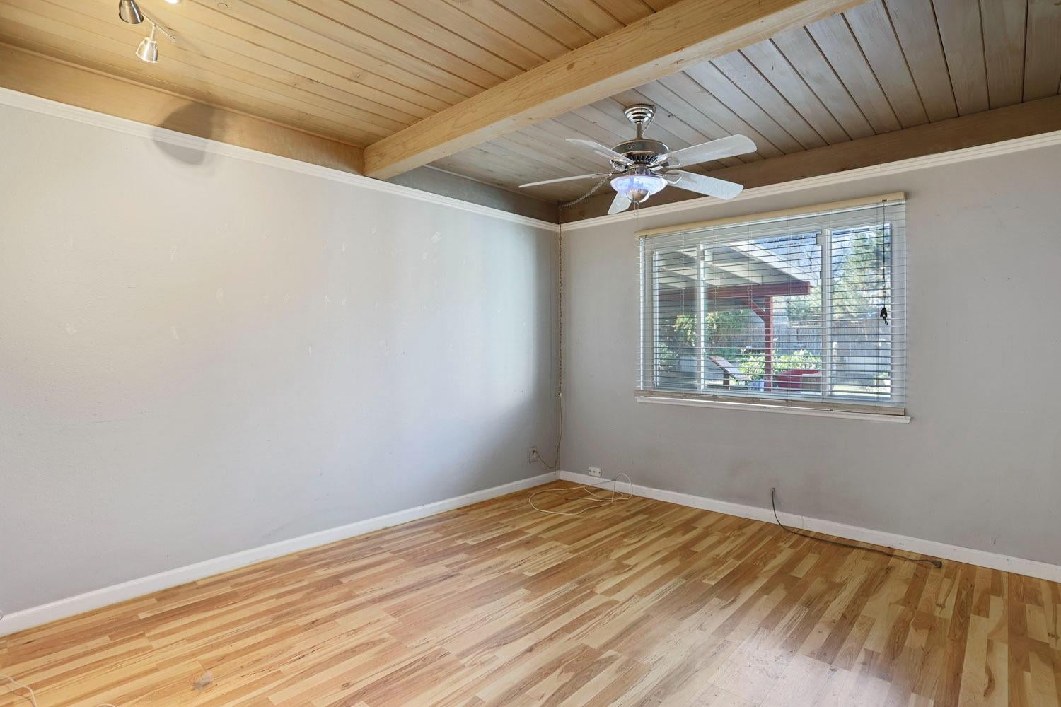 6015 Williamsburg Place