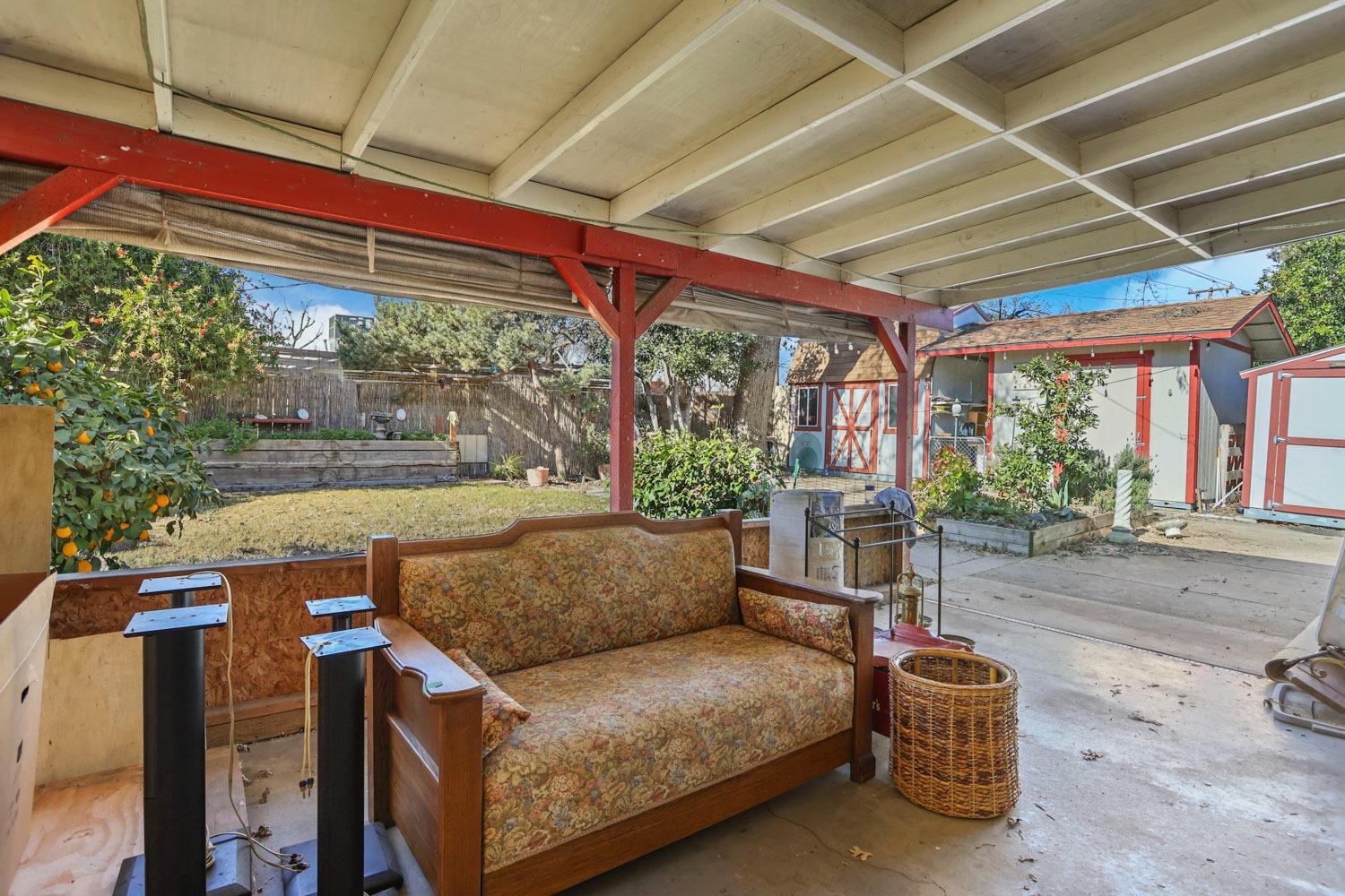 6015 Williamsburg Place