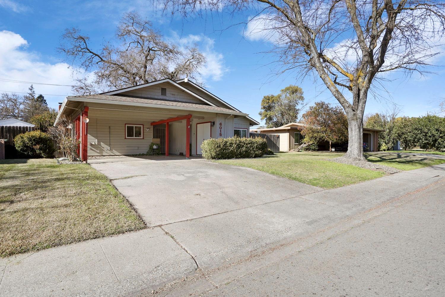 6015 Williamsburg Place