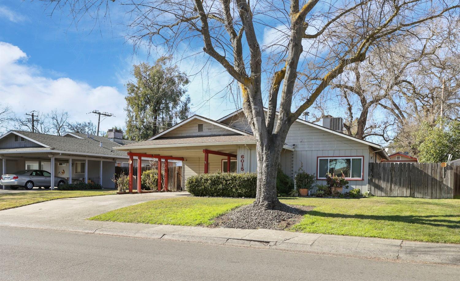 6015 Williamsburg Place