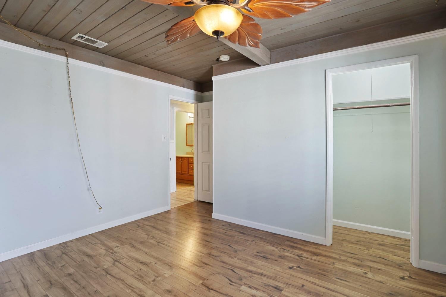 6015 Williamsburg Place