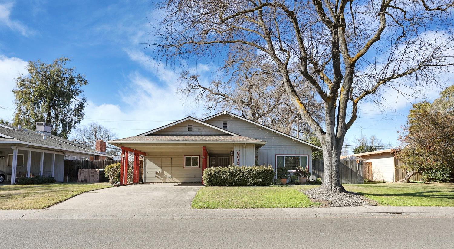 6015 Williamsburg Place