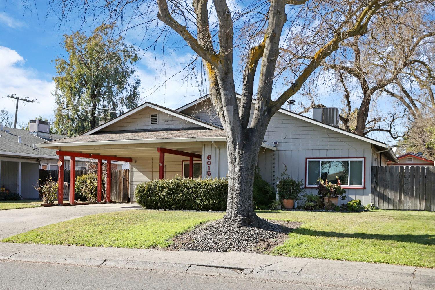 6015 Williamsburg Place