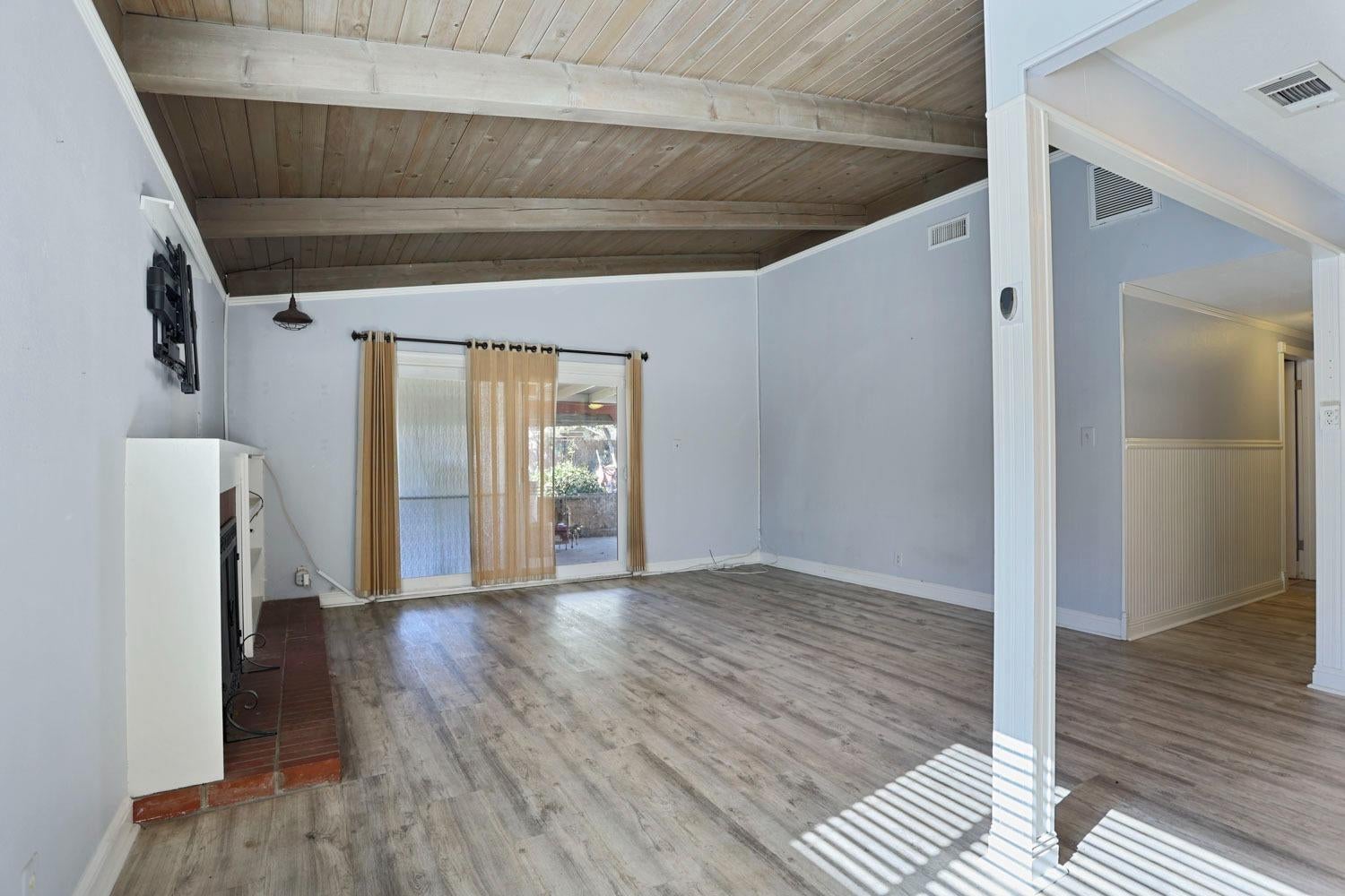 6015 Williamsburg Place