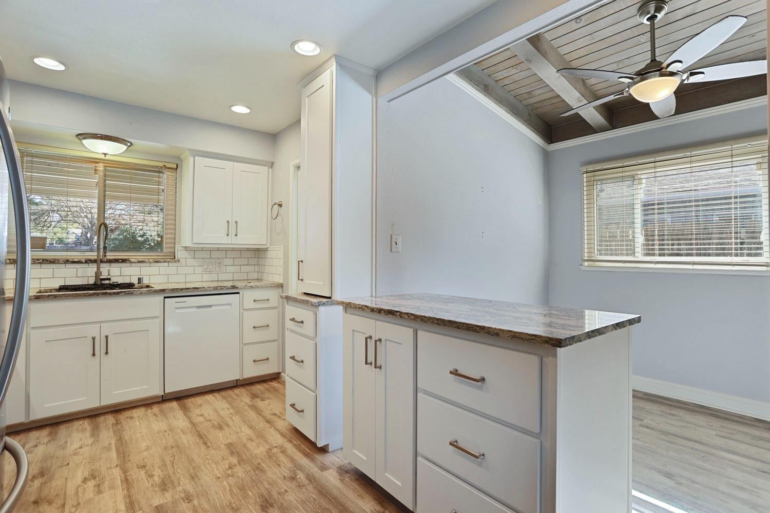6015 Williamsburg Place