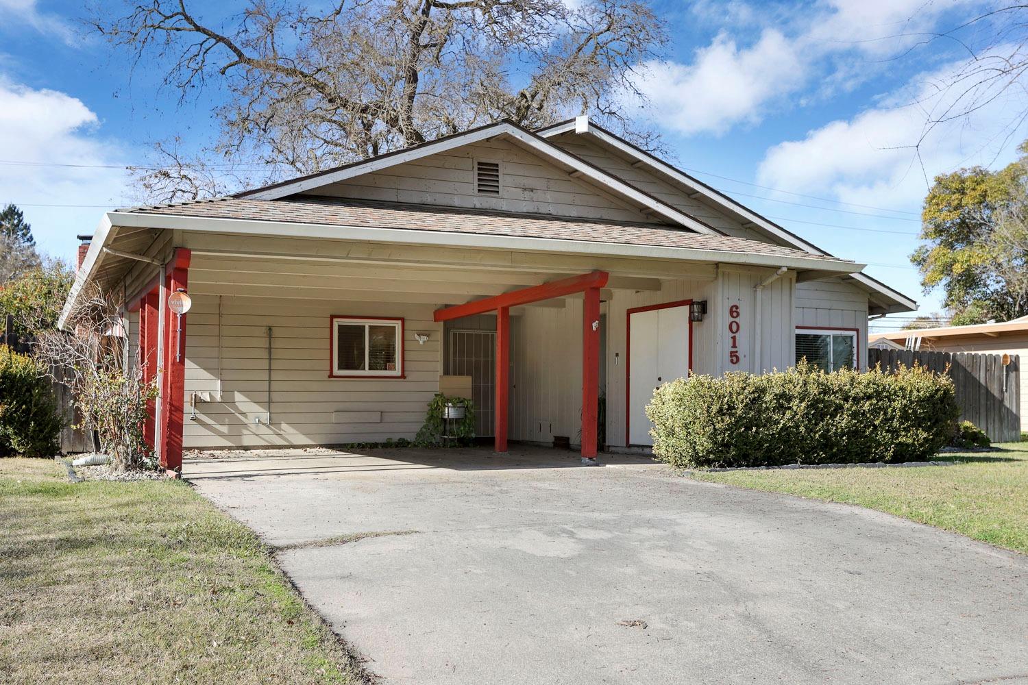 6015 Williamsburg Place