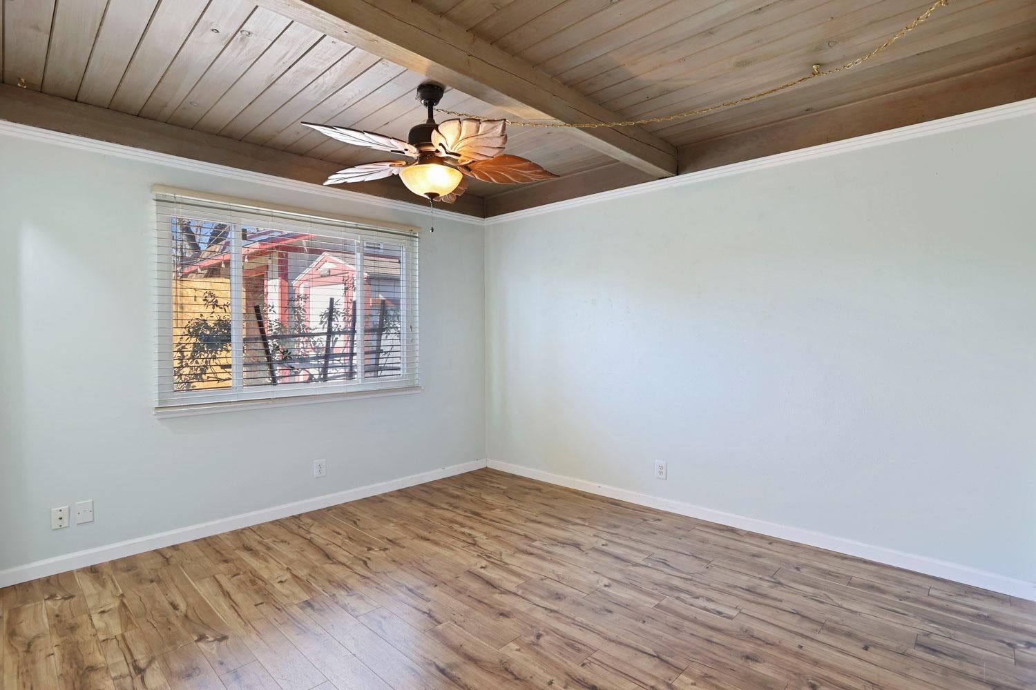 6015 Williamsburg Place