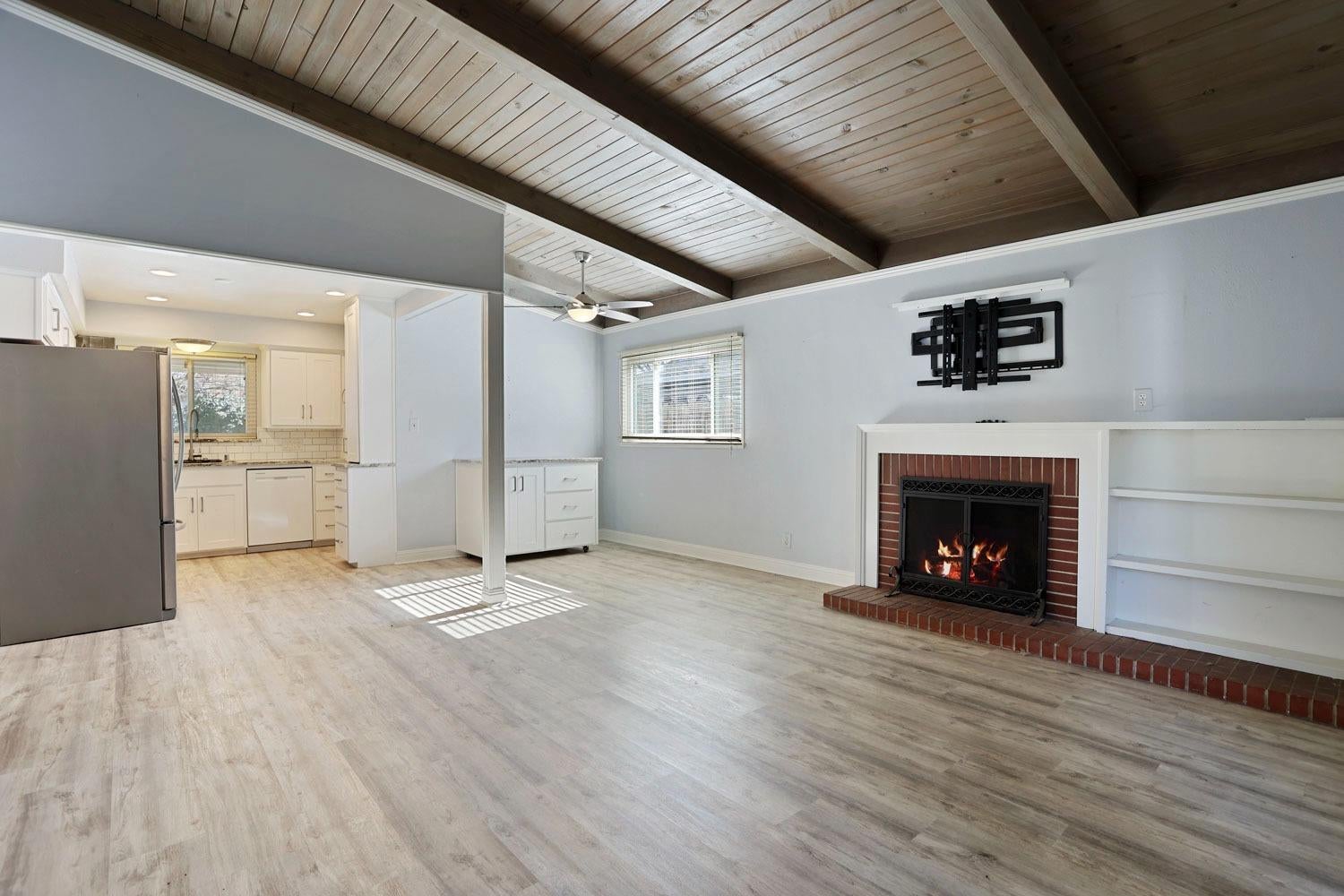 6015 Williamsburg Place