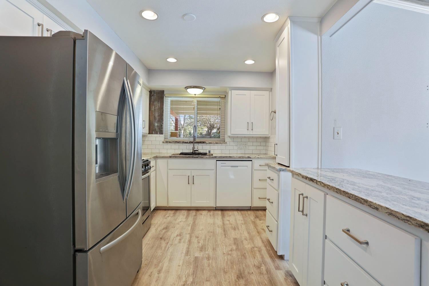 6015 Williamsburg Place