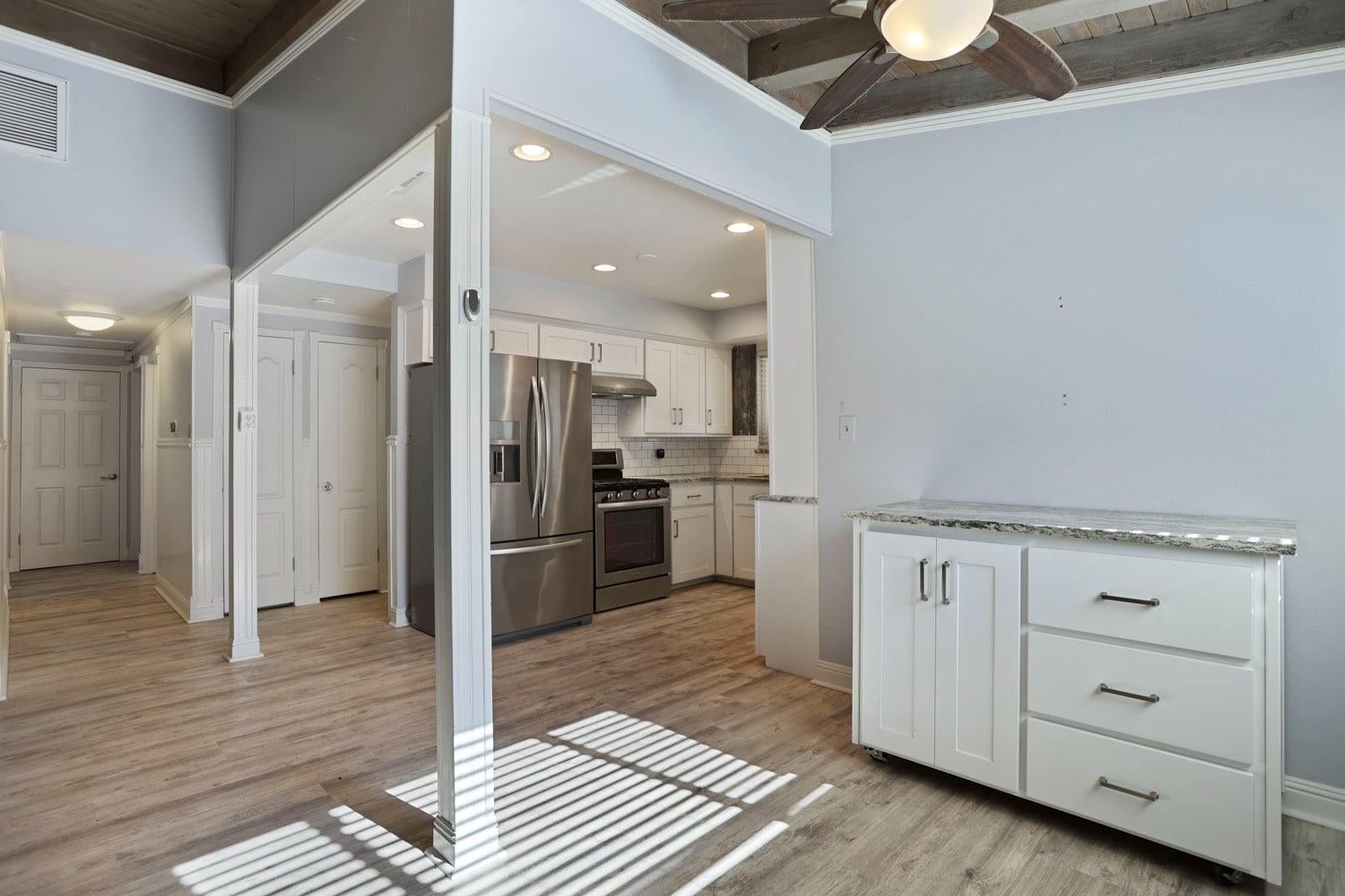 6015 Williamsburg Place