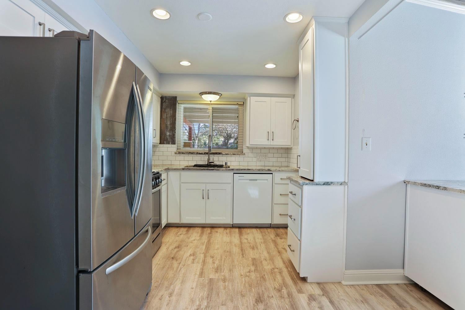 6015 Williamsburg Place