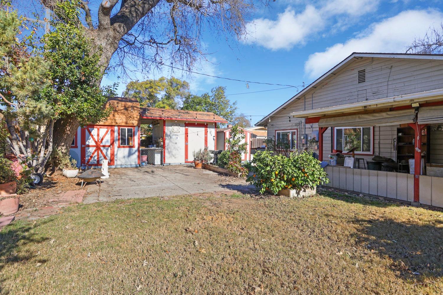 6015 Williamsburg Place