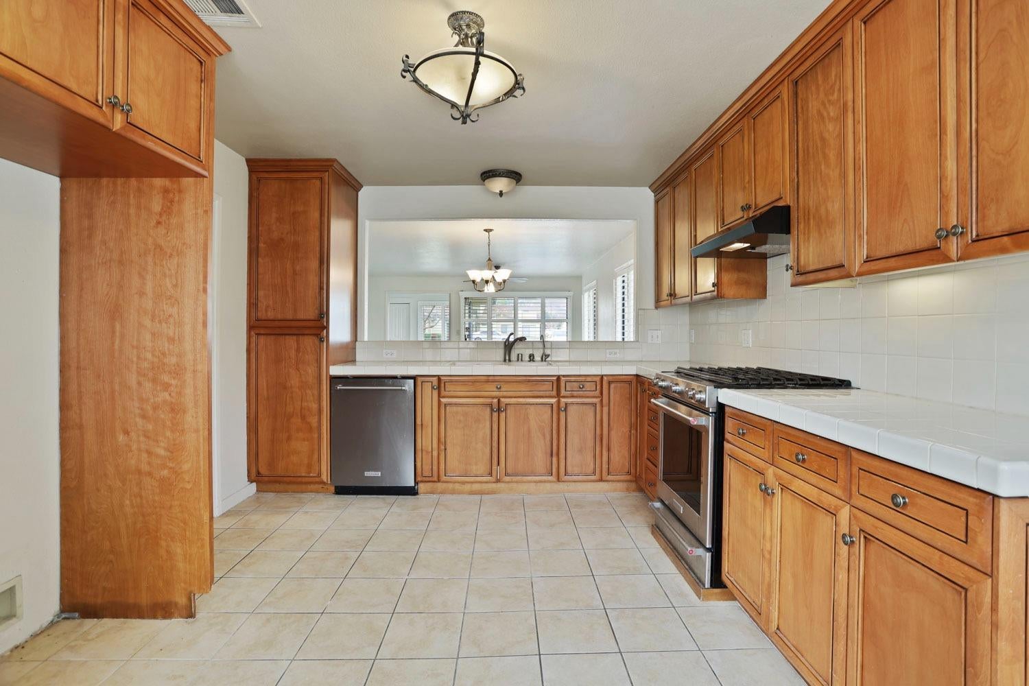 1631 W Swain Road