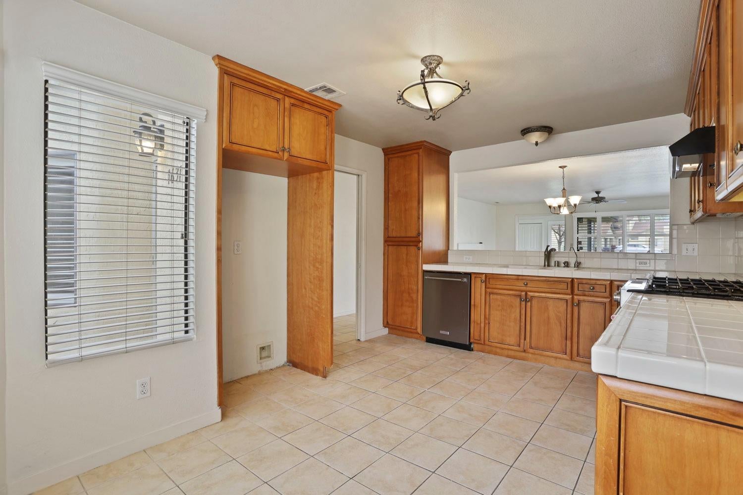1631 W Swain Road
