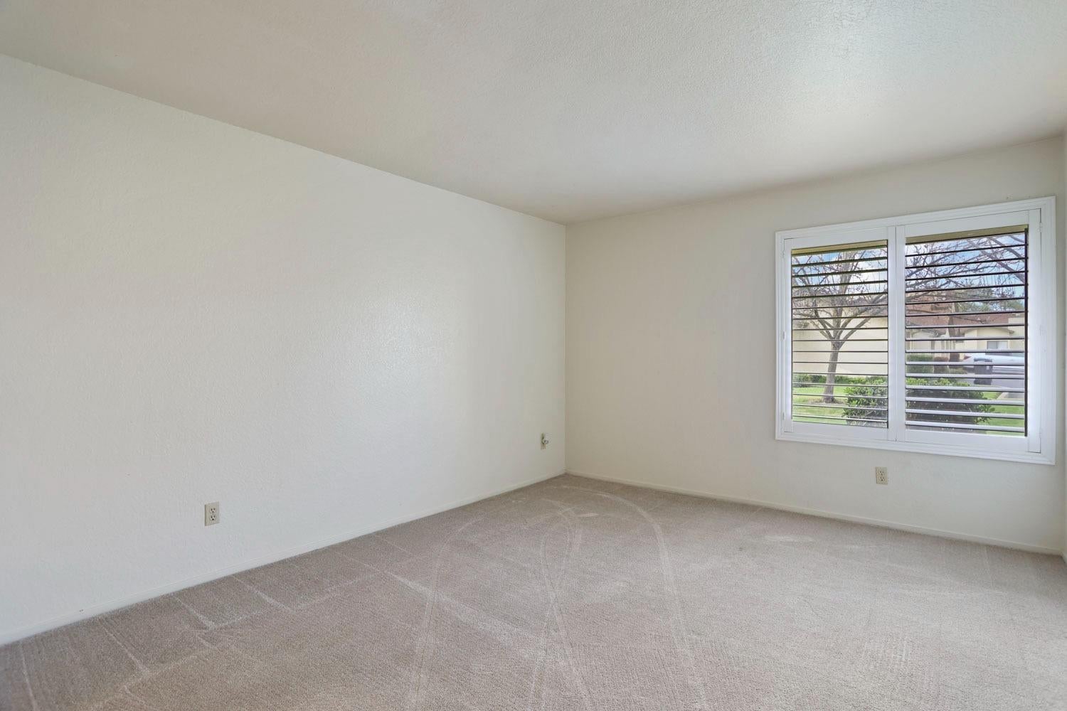 1631 W Swain Road