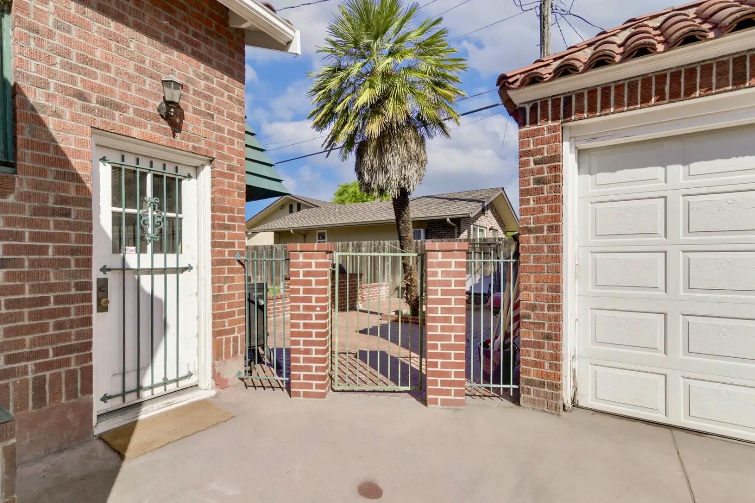 423 W Monterey Avenue