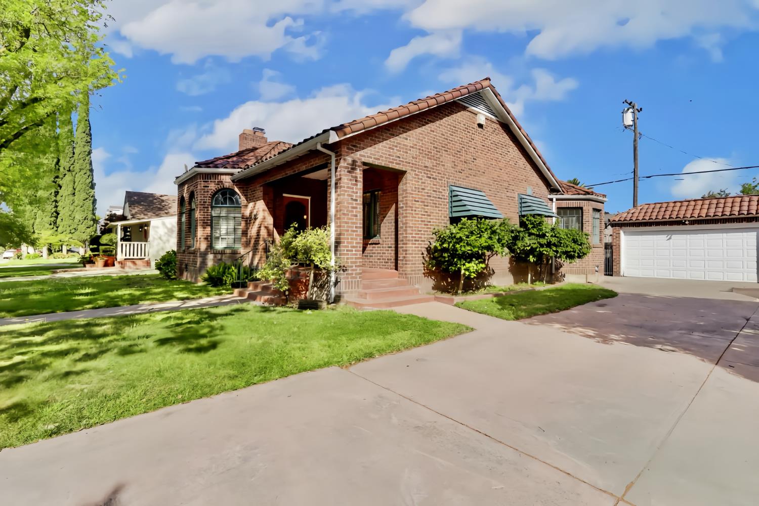 423 W Monterey Avenue