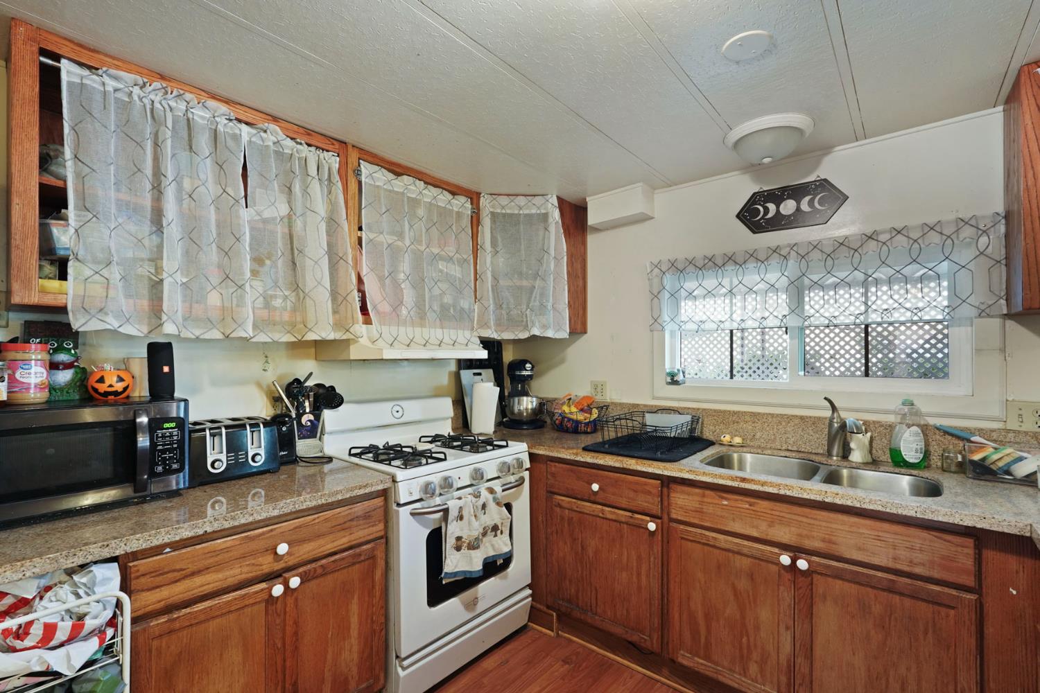 5100 N Hwy 99 245