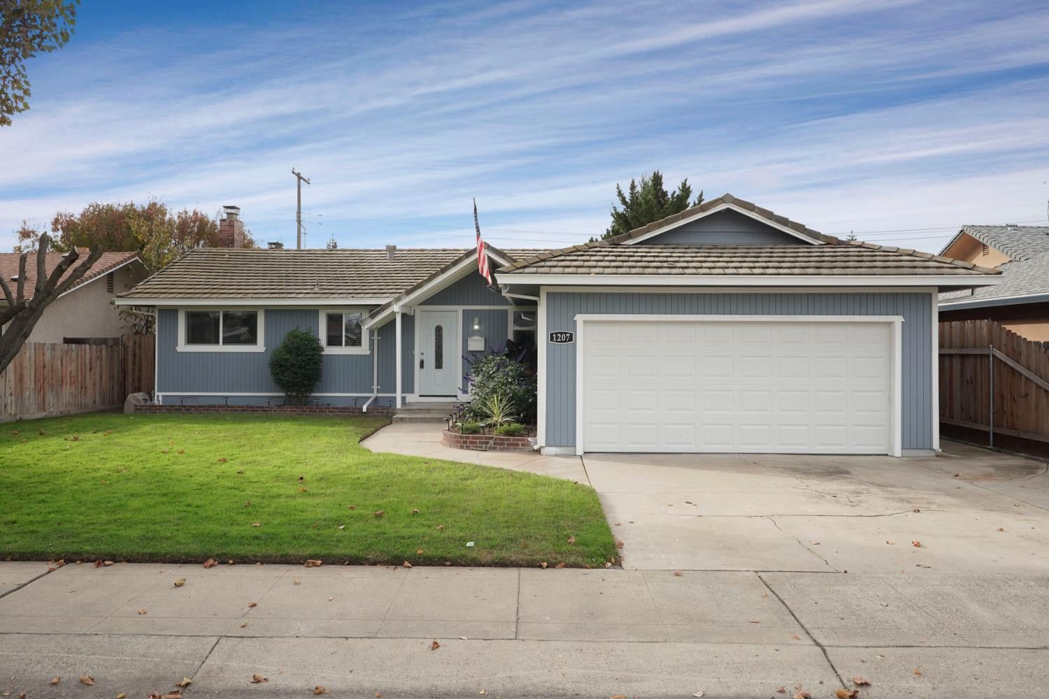 1207 S Crescent Avenue