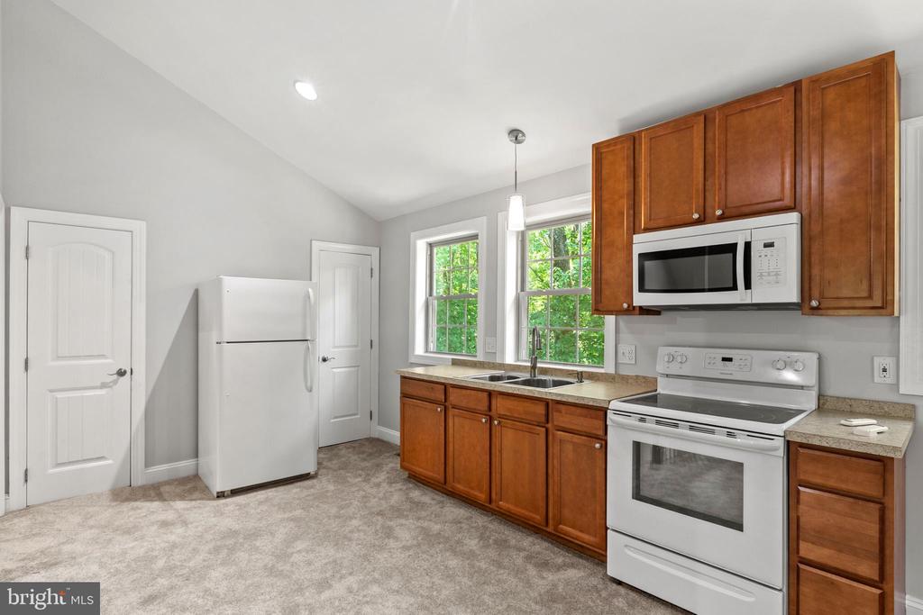 9175 DUBOIS ROAD