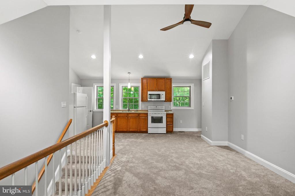 9175 DUBOIS ROAD