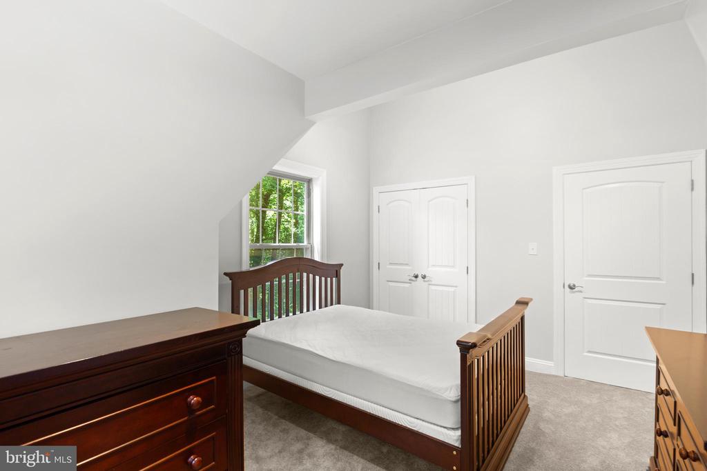 9175 DUBOIS ROAD