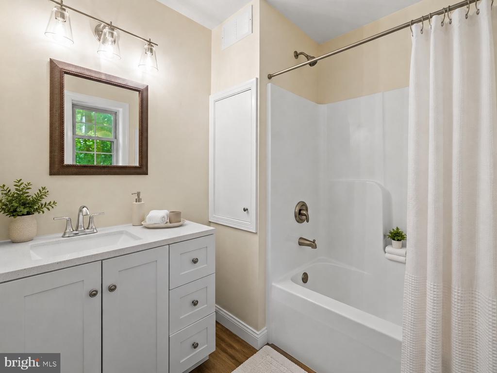 9175 DUBOIS ROAD