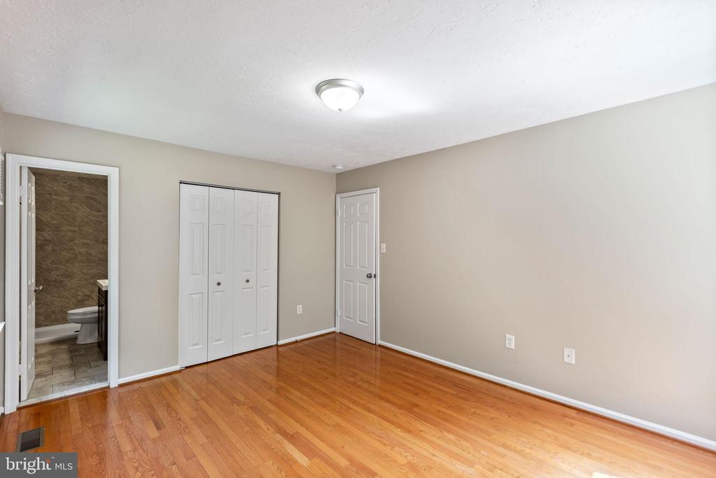 2324 KENT COURT