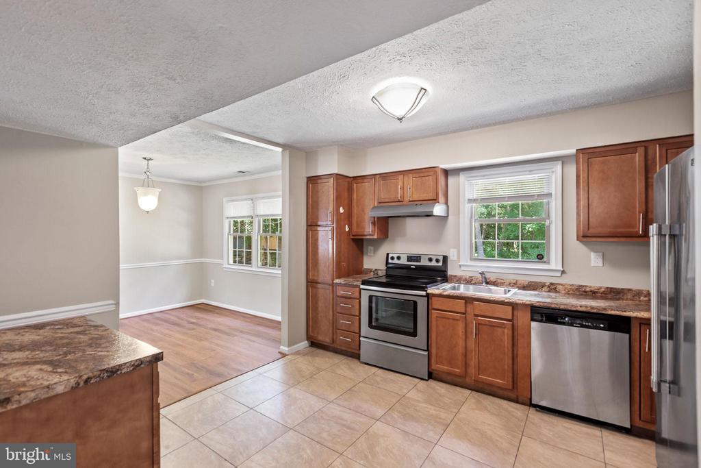 2324 KENT COURT