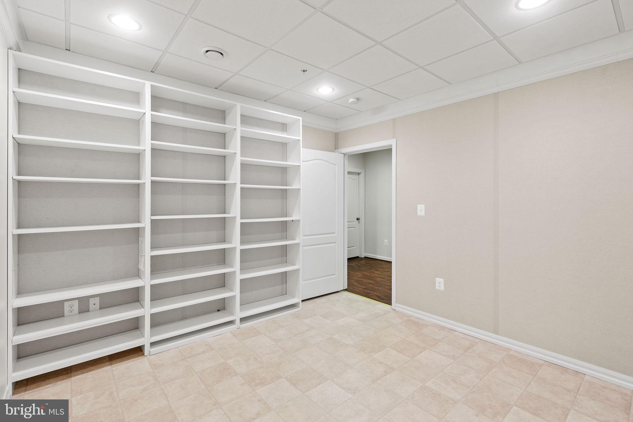 2710 BEECH ORCHARD LANE