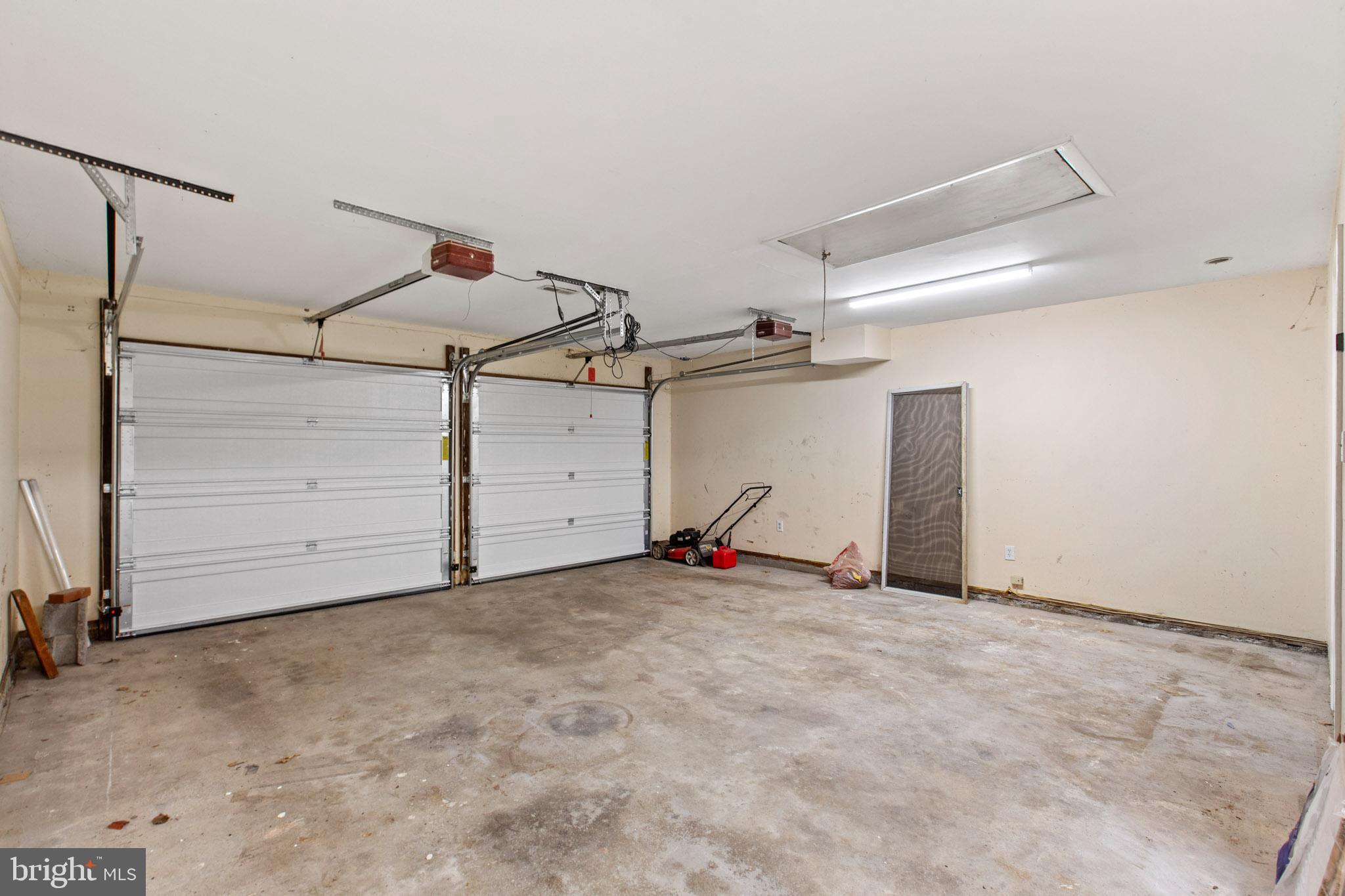 4004 CROYDON LANE