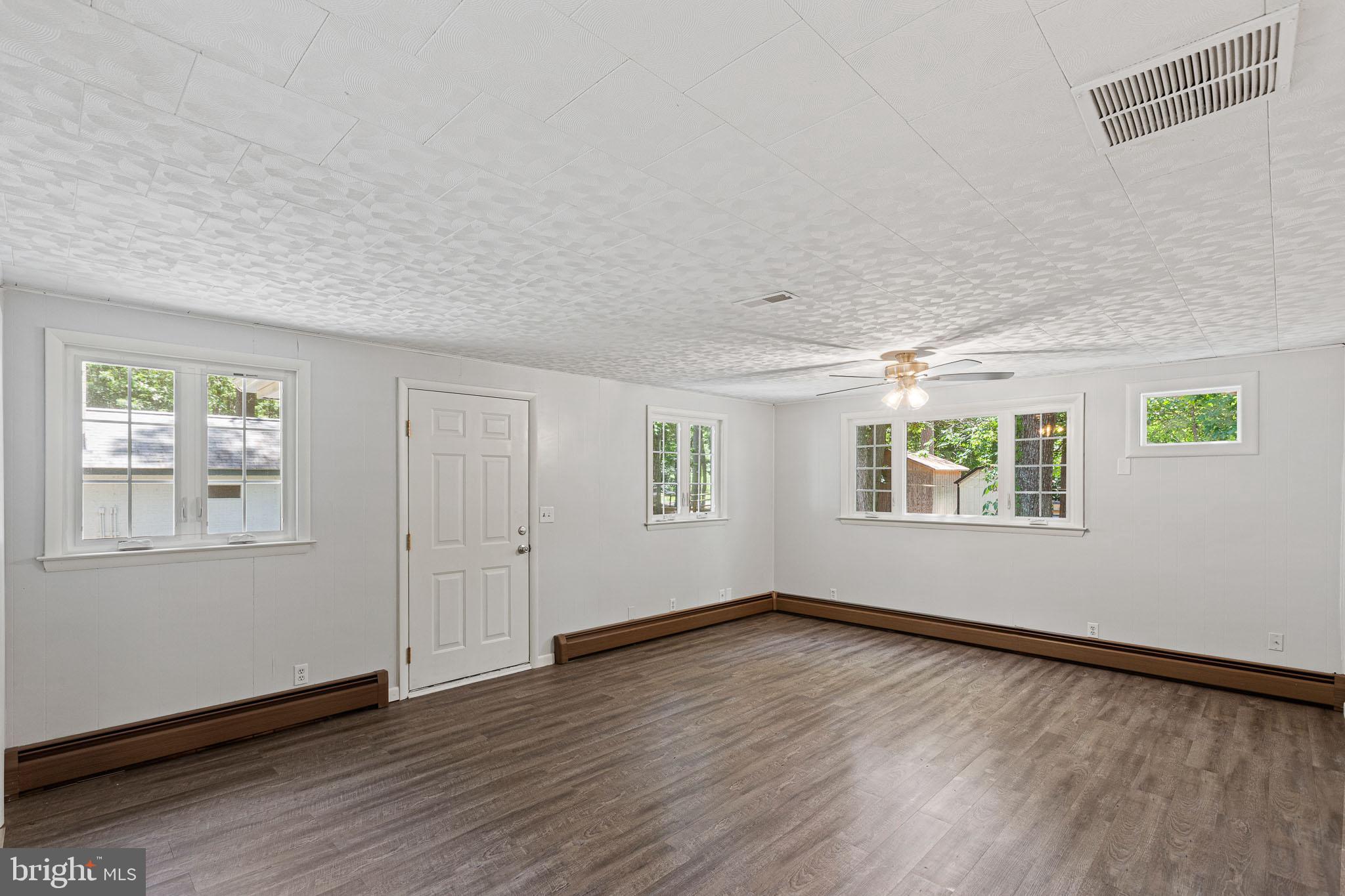 18352 RIVER ROAD