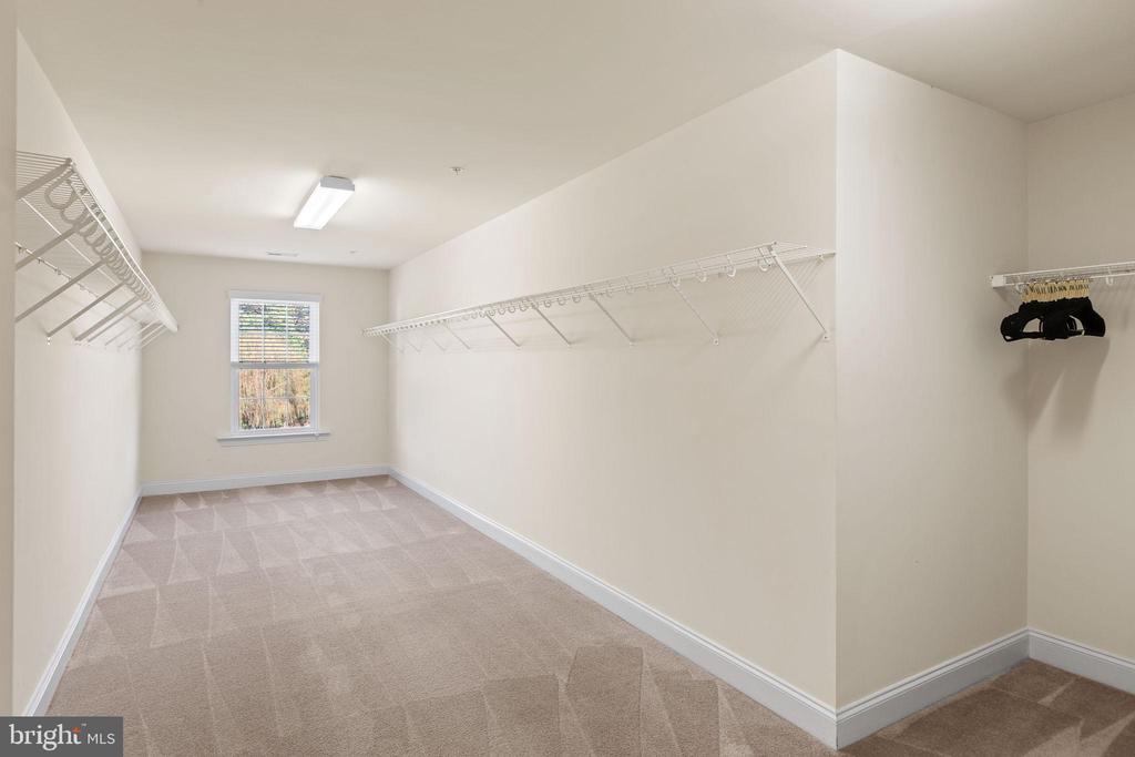 23024 HOLLOWAY COURT