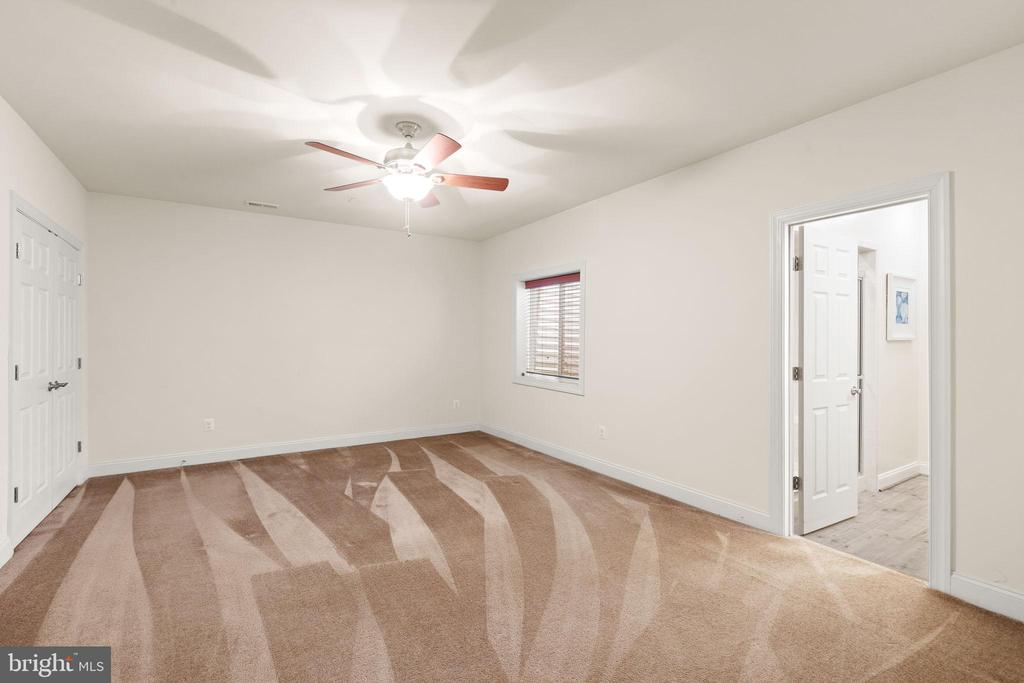 23024 HOLLOWAY COURT