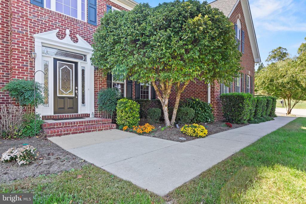 23024 HOLLOWAY COURT